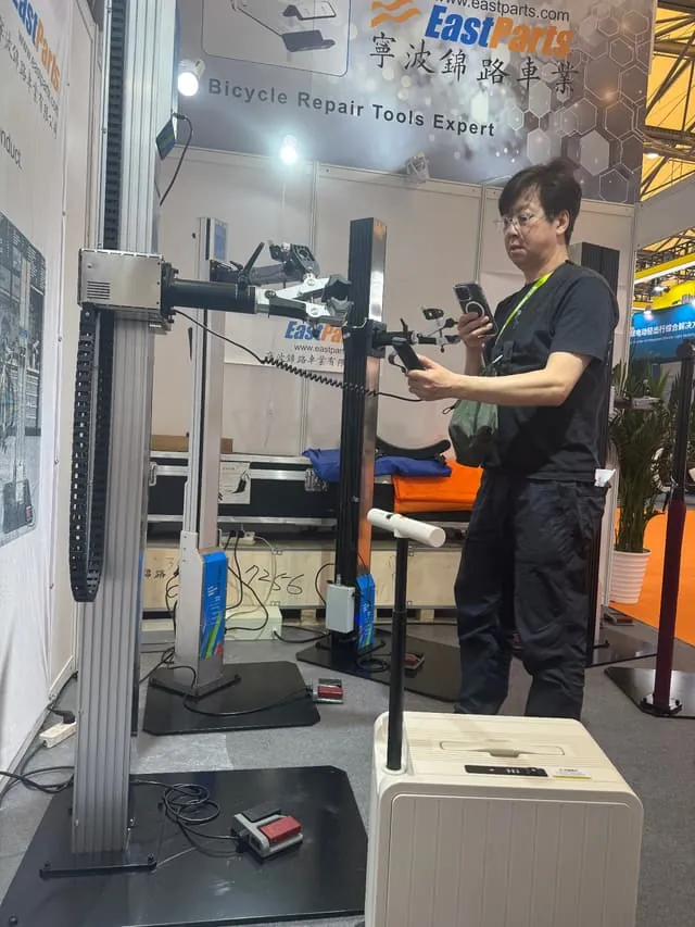Product demo at EASTPARTS booth, China Cycle 2026